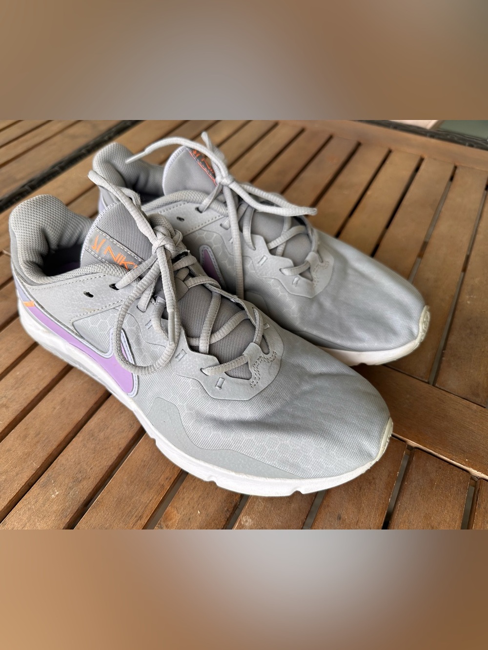 Nike Women's Light Gray & Lavender Athletic Running Shoes